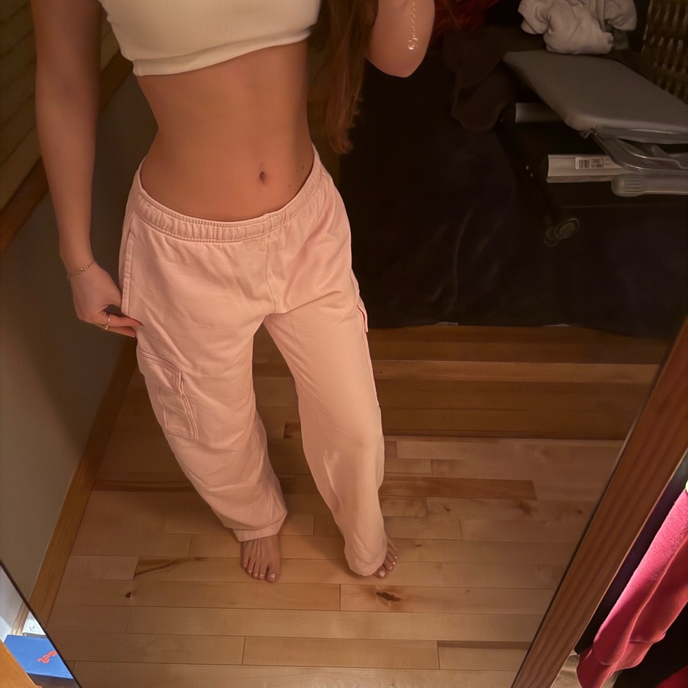 Aritzia Light Pink Cargo Joggers